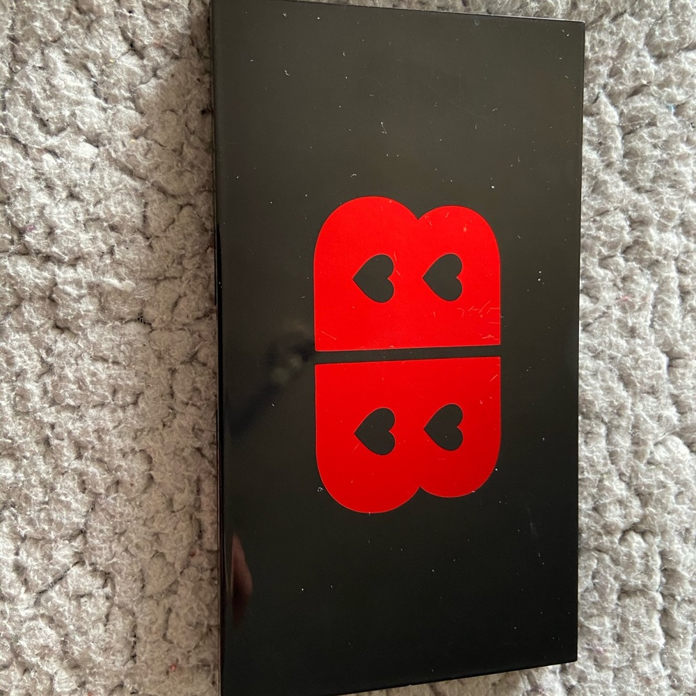 Betty Boop eyeshadow palette